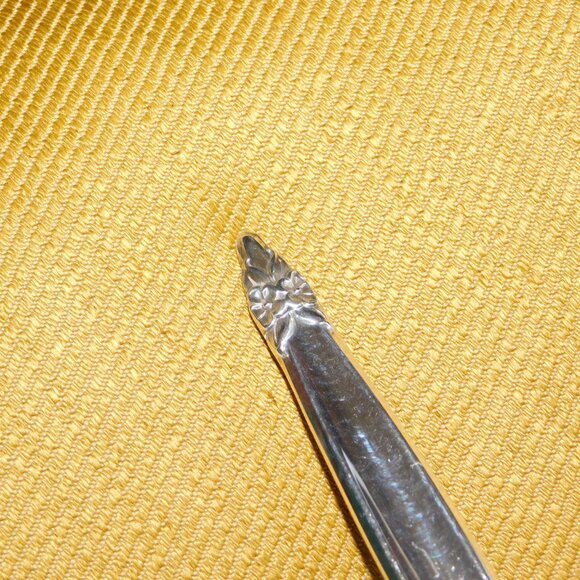 1847 Rogers Bros. Garland (1965) tablespoon (serving spoon) VGU - Picture 2 of 5